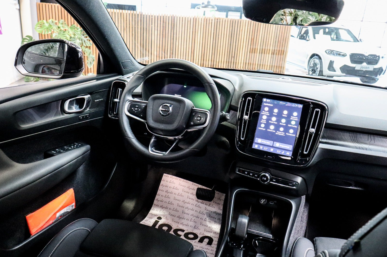 Sort Volvo XC40 fra 2023