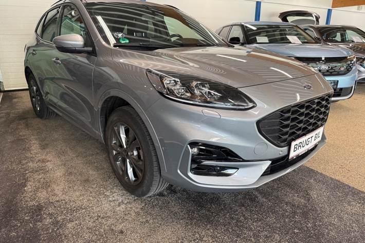 Grå Ford Kuga fra 2023