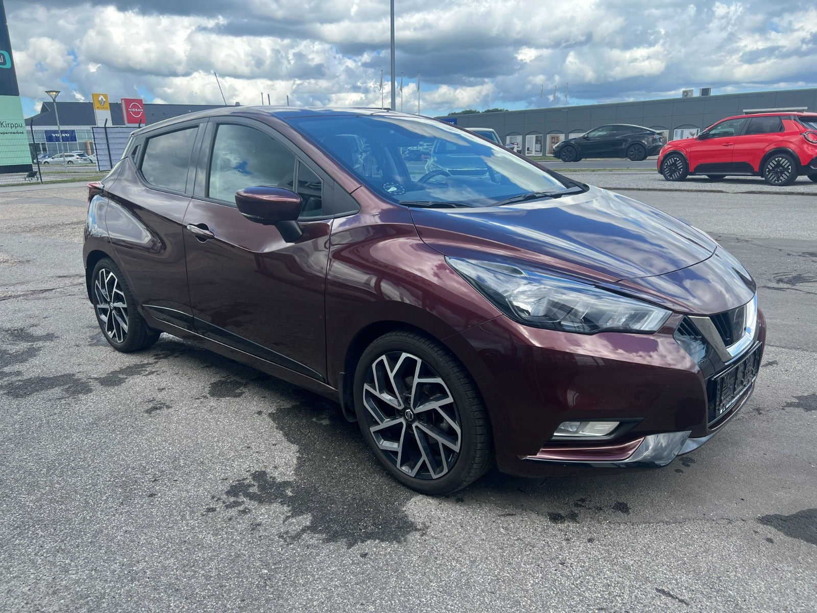 Rød Nissan Micra fra 2021