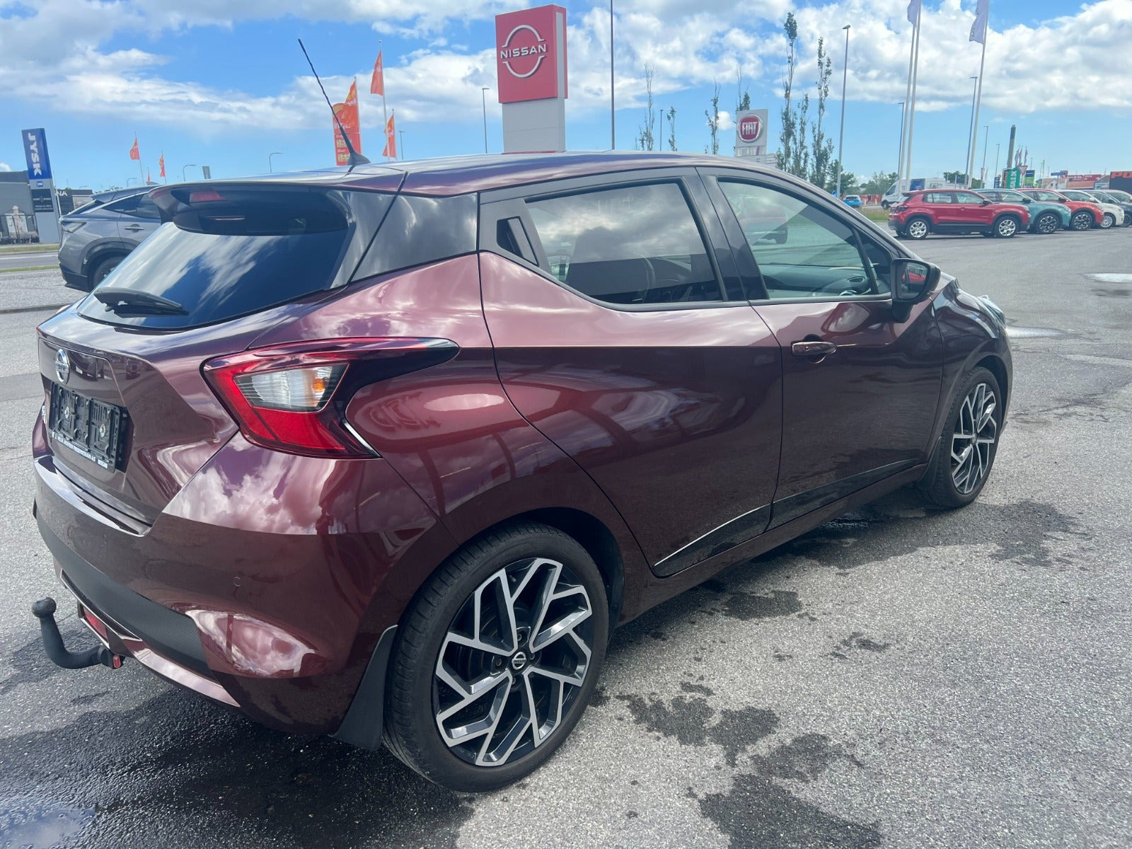 Rød Nissan Micra fra 2021
