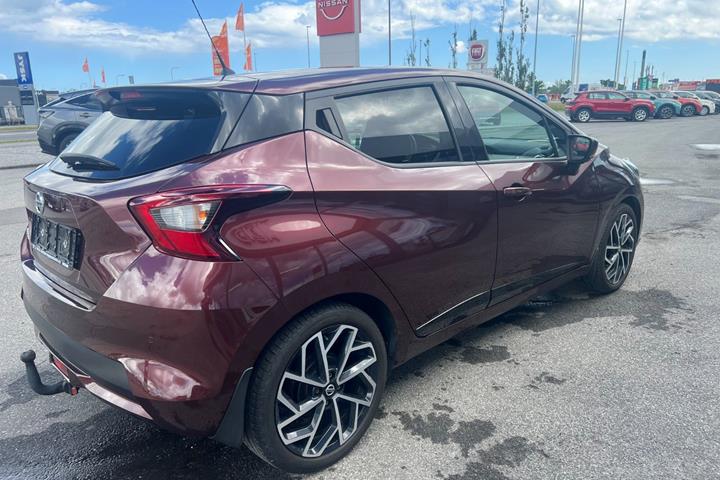 Rød Nissan Micra fra 2021