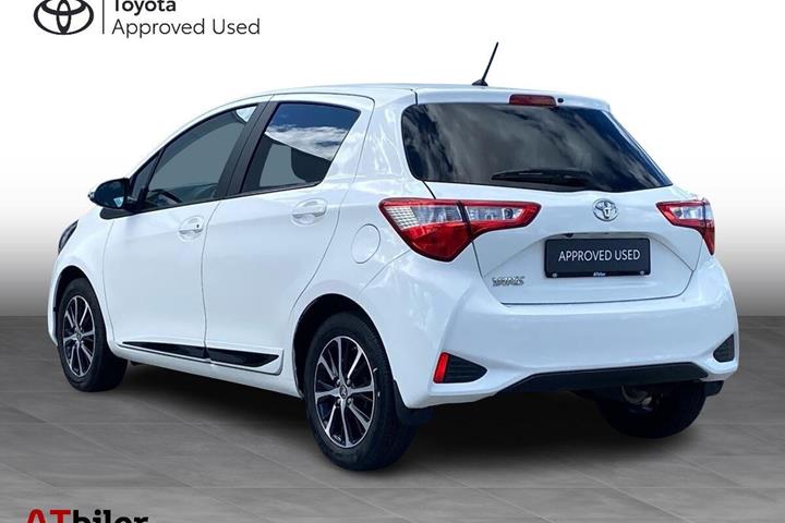Hvid Toyota Yaris fra 2018