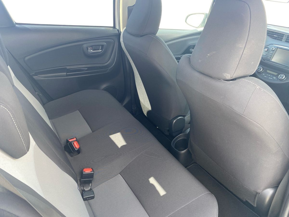 Hvid Toyota Yaris fra 2018