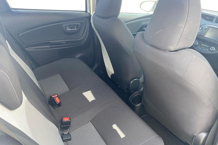 Hvid Toyota Yaris fra 2018
