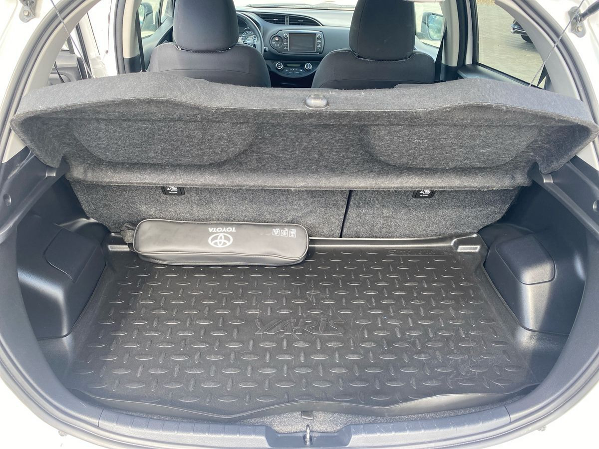 Hvid Toyota Yaris fra 2018