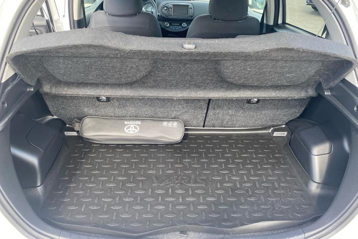 Hvid Toyota Yaris fra 2018