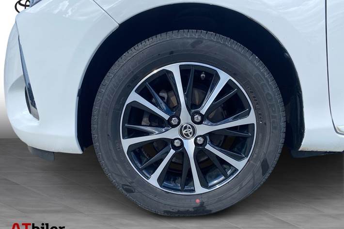 Hvid Toyota Yaris fra 2018