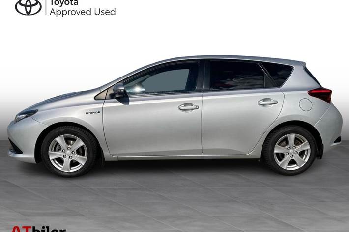 Sølv Toyota Auris fra 2017