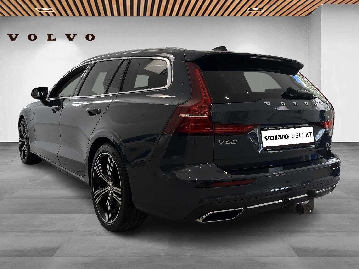Blå Volvo V60 fra 2022