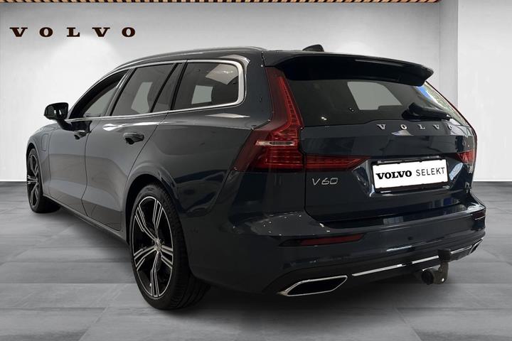 Blå Volvo V60 fra 2022