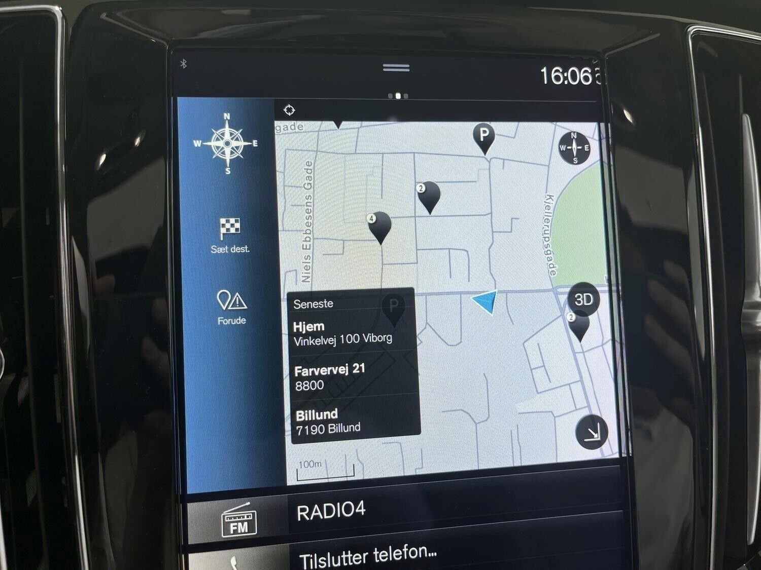 Blå Volvo V60 fra 2022