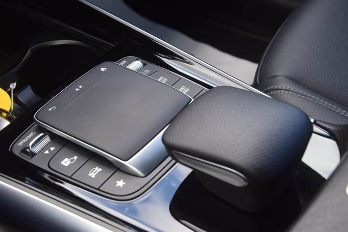 Grå Mercedes EQA 250 fra 2023