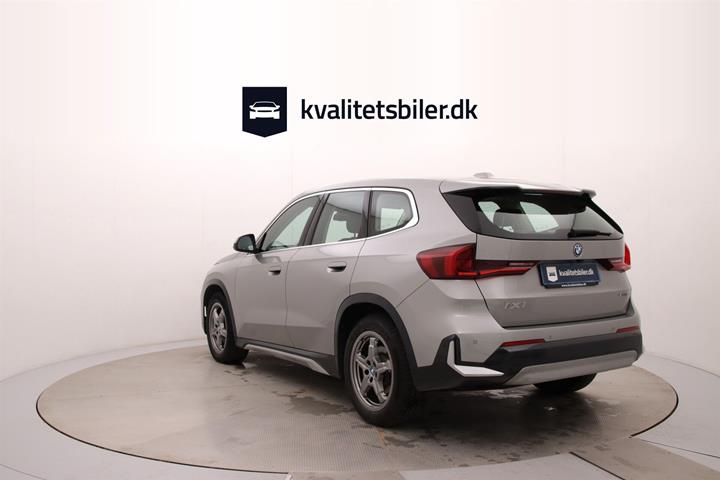 Sølv BMW iX1 fra 2023