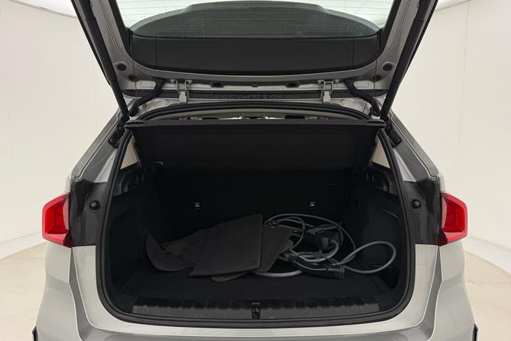 Sølv BMW iX1 fra 2023