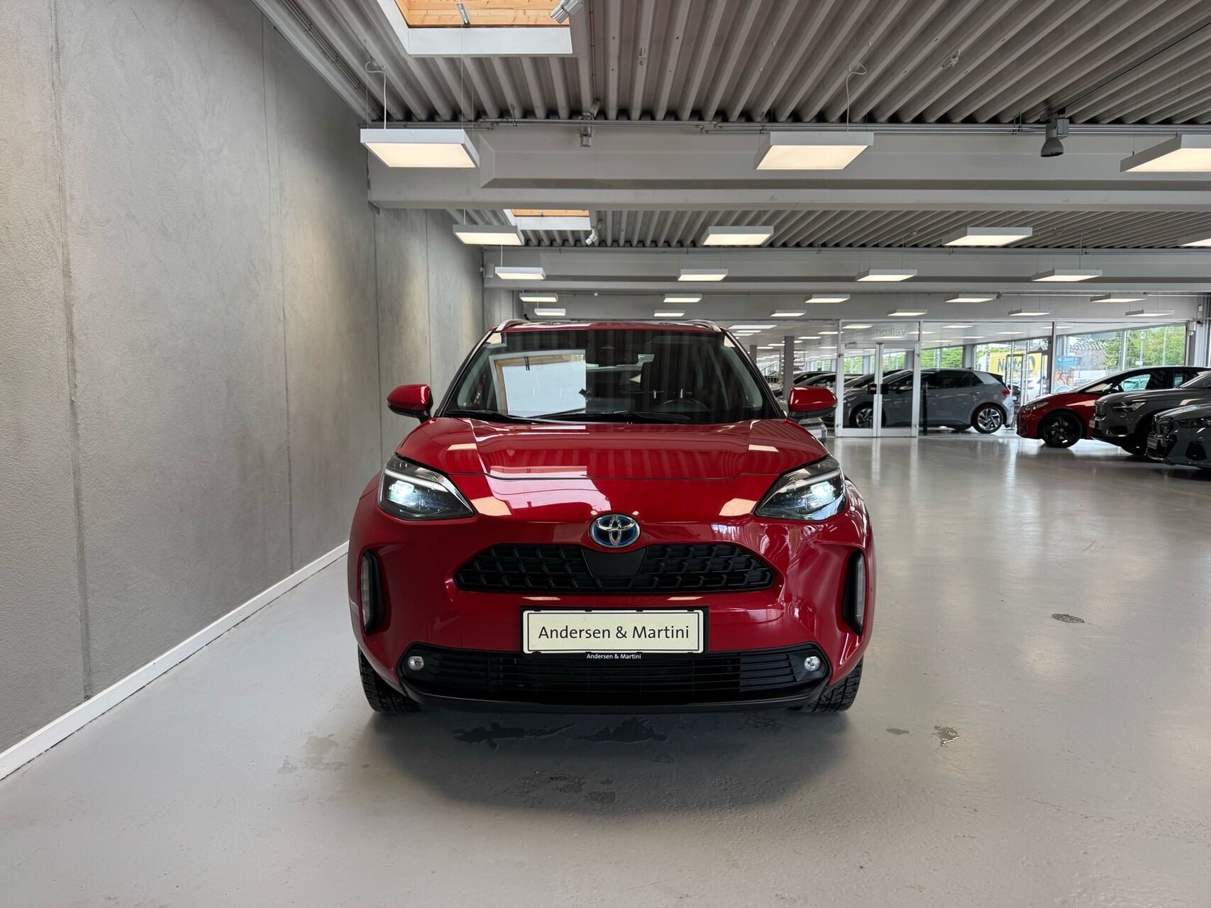 Rød Toyota Yaris Cross fra 2022