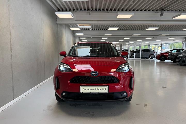 Rød Toyota Yaris Cross fra 2022