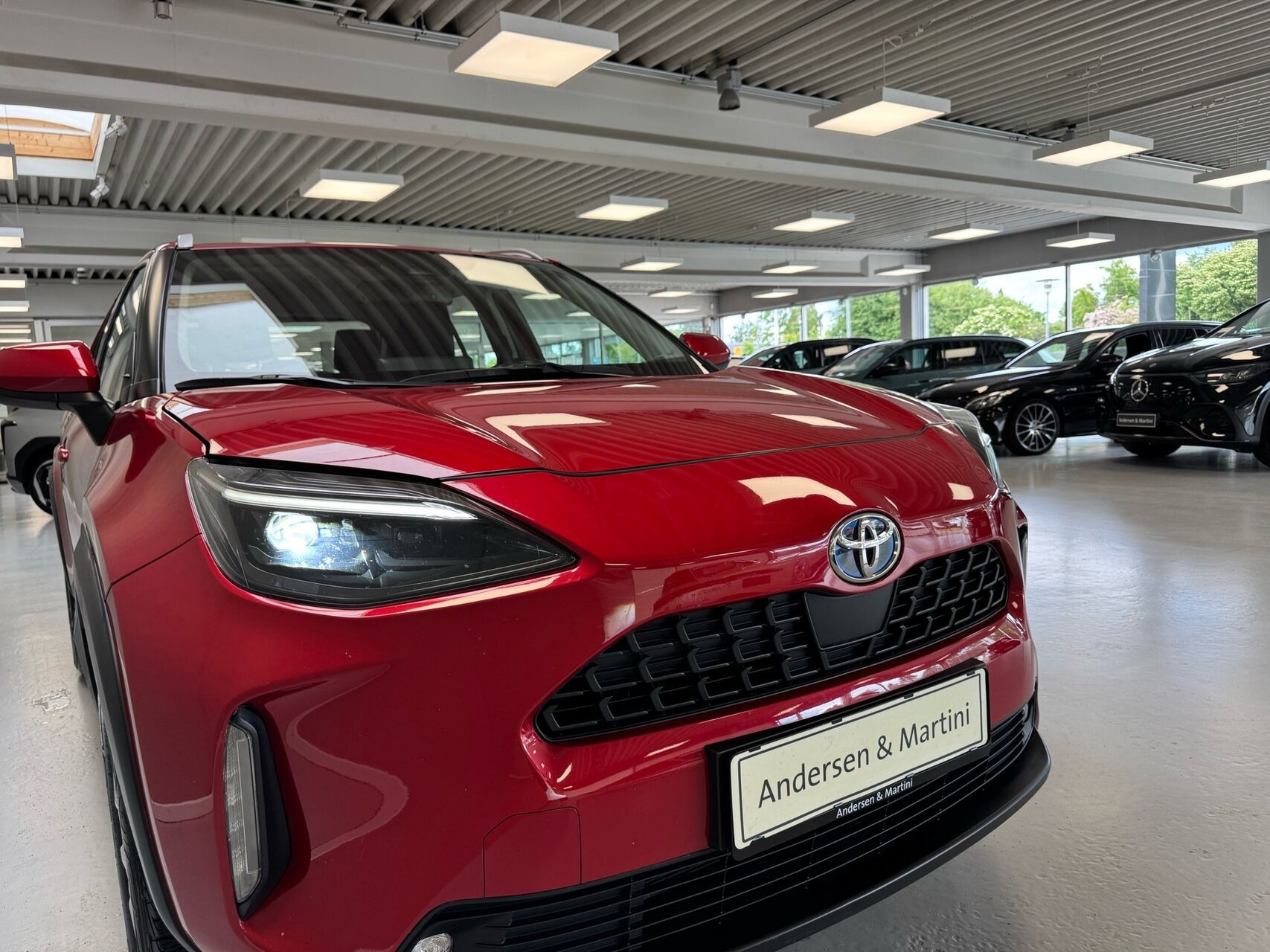 Rød Toyota Yaris Cross fra 2022
