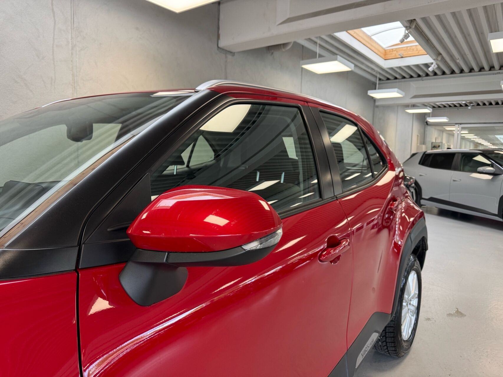 Rød Toyota Yaris Cross fra 2022