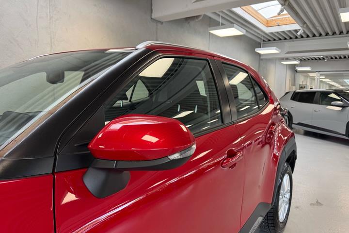 Rød Toyota Yaris Cross fra 2022