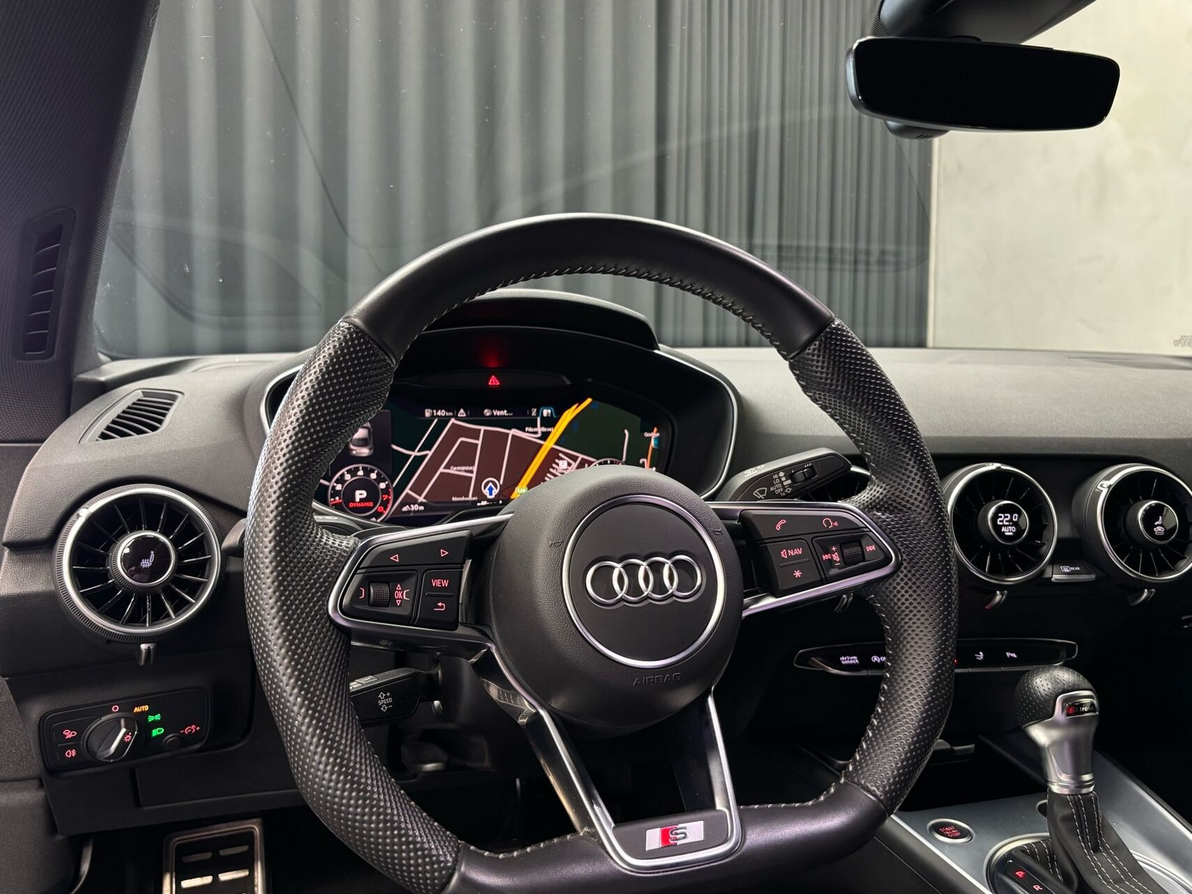 Grå Audi TT fra 2021