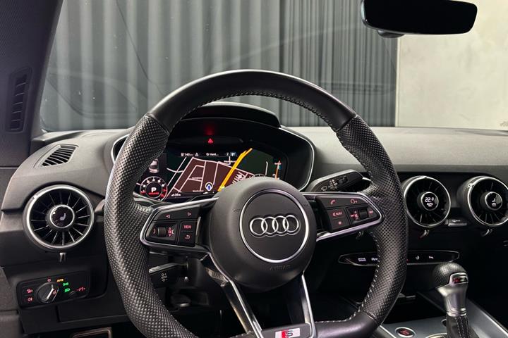 Grå Audi TT fra 2021