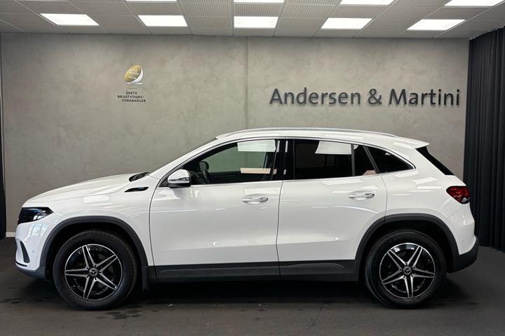 Hvid Mercedes EQA 250 fra 2021