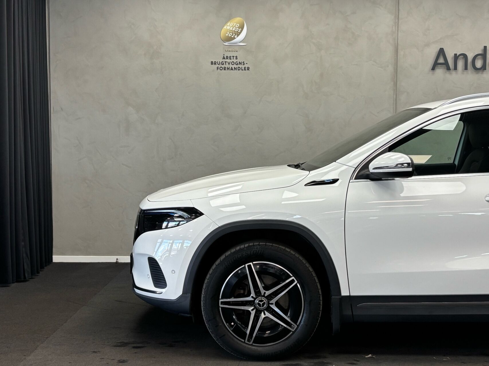 Hvid Mercedes EQA 250 fra 2021