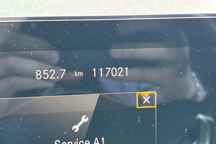 Hvid Mercedes EQA 250 fra 2021