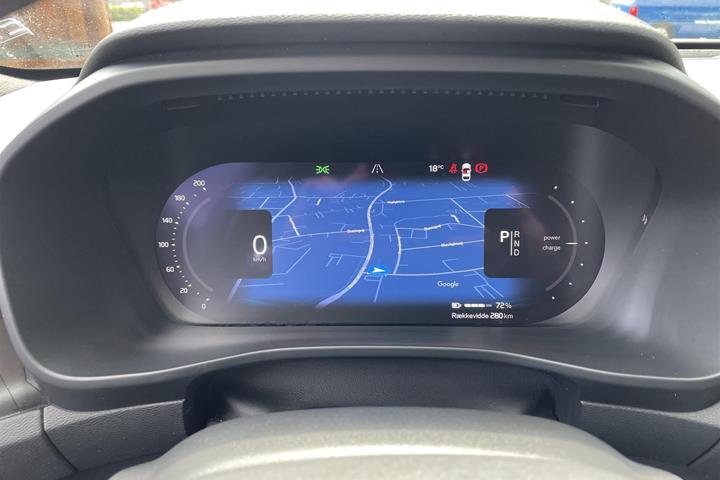 Blå Volvo XC40 fra 2023