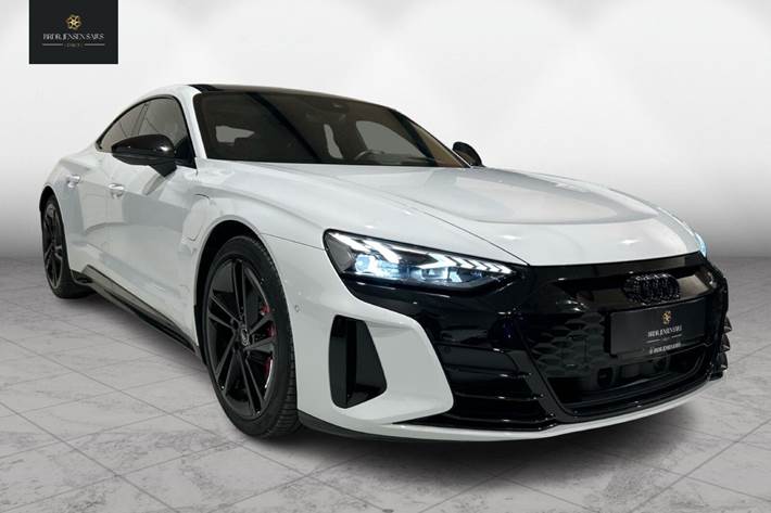 Grå Audi RS e-tron GT fra 2022 set udefra