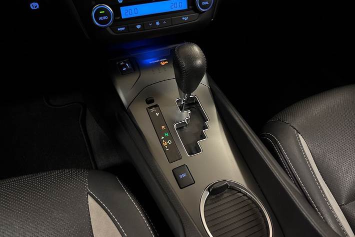 Sort Toyota Avensis fra 2018