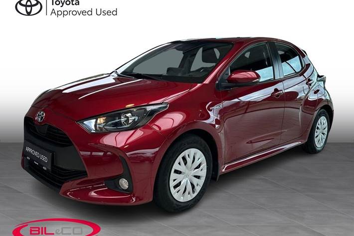 Rød Toyota Yaris fra 2021