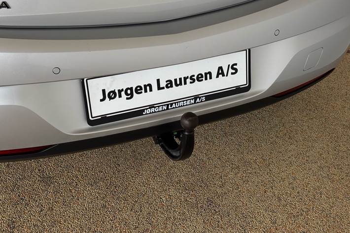 Sølv Opel Astra fra 2018