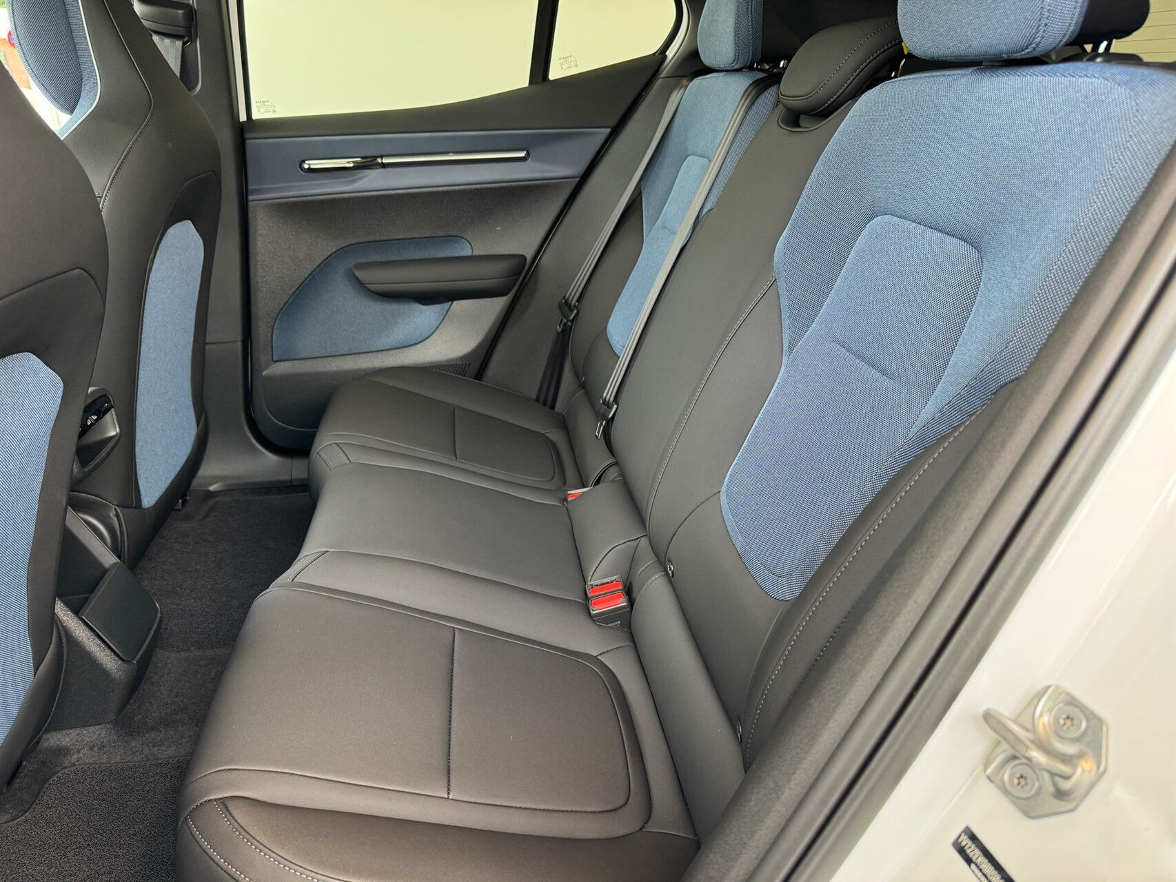 Hvid Volvo EX30 fra 2024