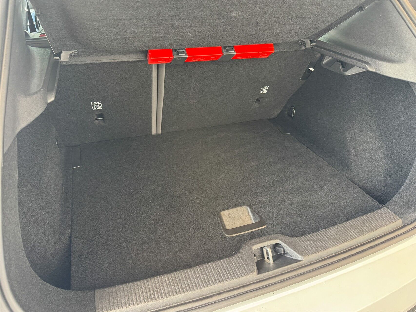 Hvid Volvo EX30 fra 2024