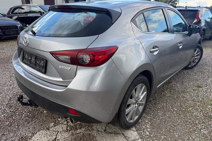 Grå Mazda 3 fra 2013