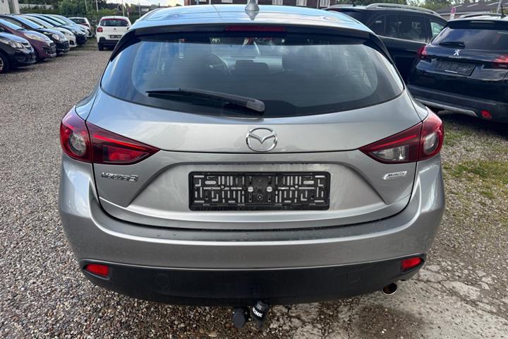 Grå Mazda 3 fra 2013