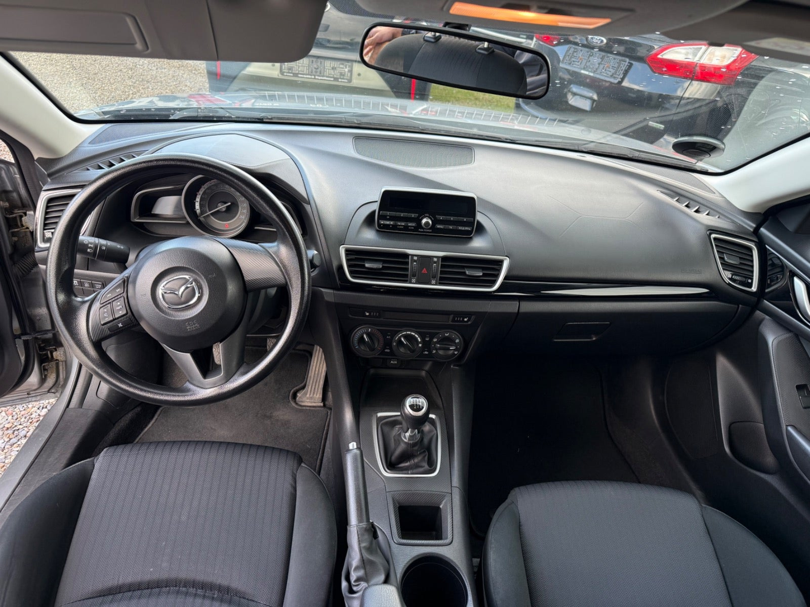 Grå Mazda 3 fra 2013