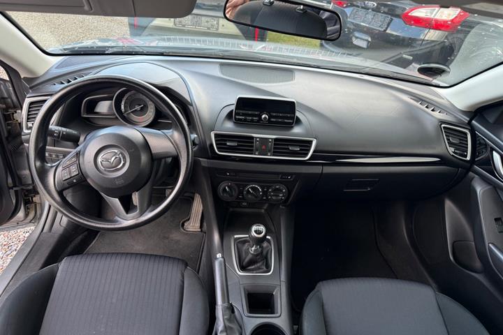 Grå Mazda 3 fra 2013