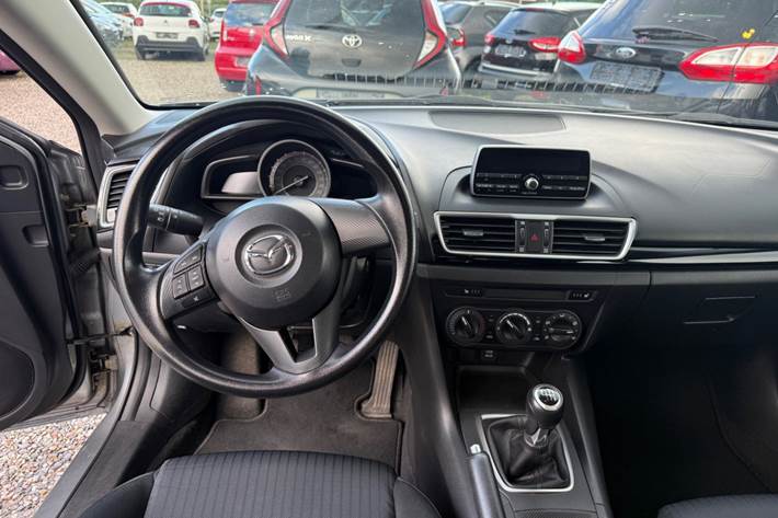Grå Mazda 3 fra 2013
