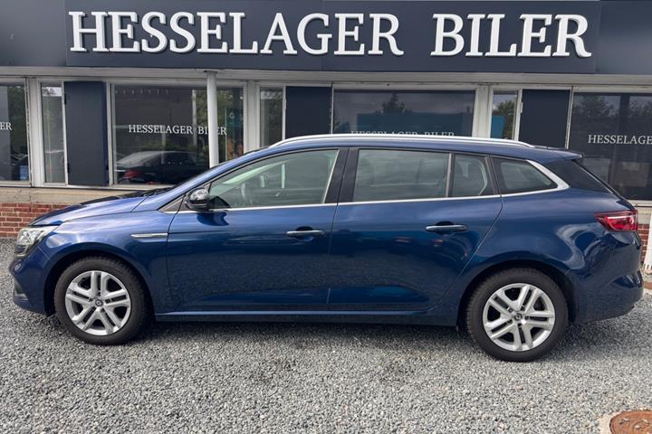 Blå Renault Megane IV fra 2019