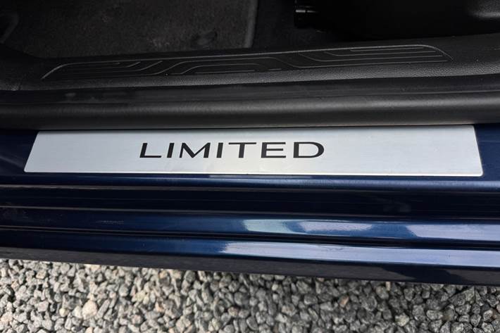 Blå Renault Megane IV fra 2019
