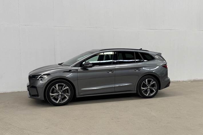 Grå Skoda Enyaq fra 2023