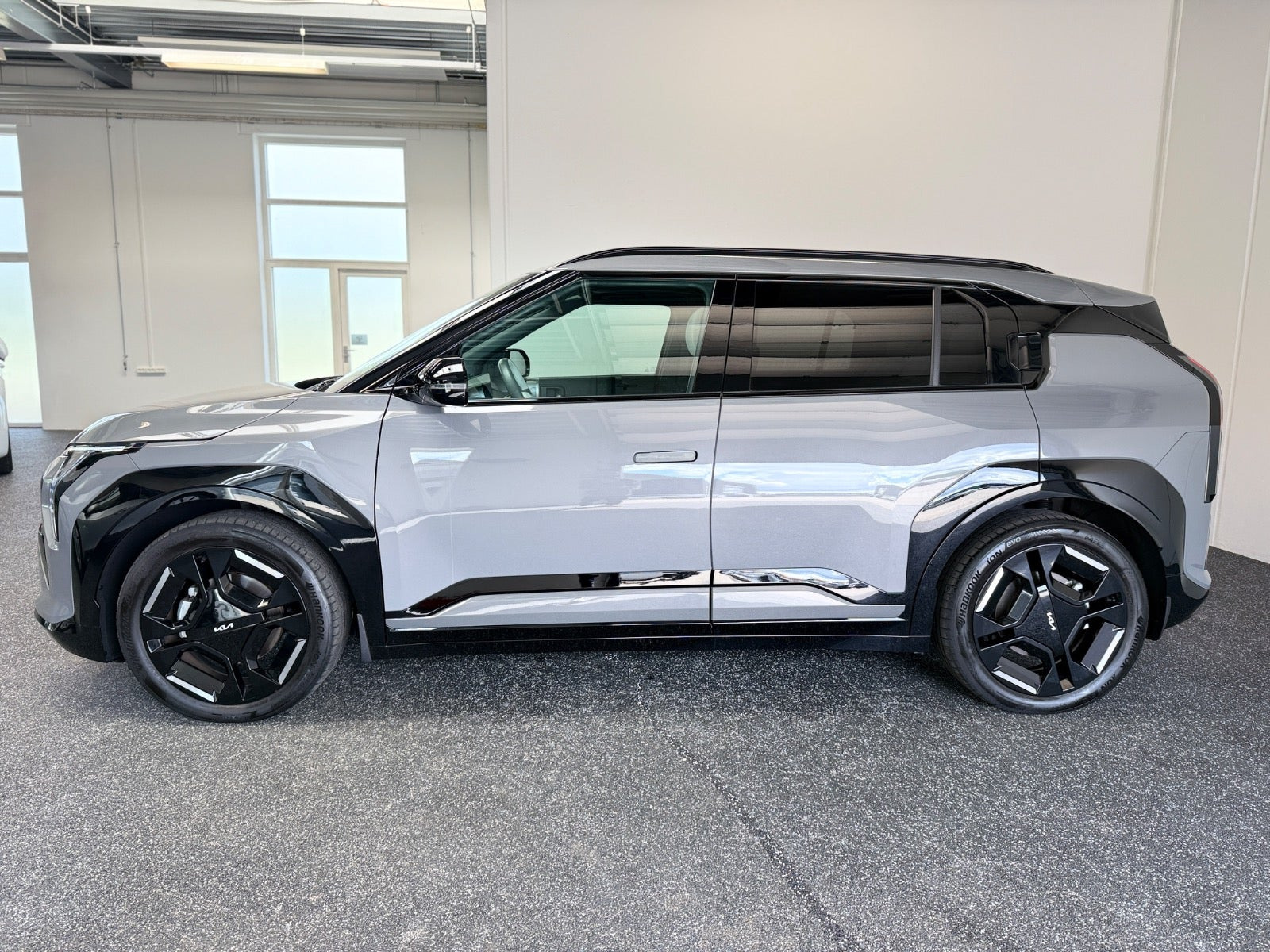 Grå Kia EV3 fra 2025