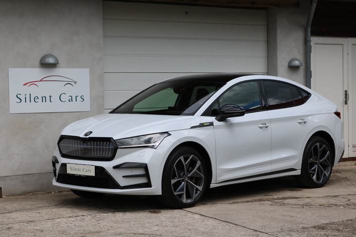 Grøn Skoda Enyaq fra 2023