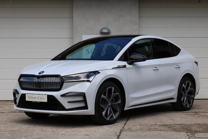 Grøn Skoda Enyaq fra 2023