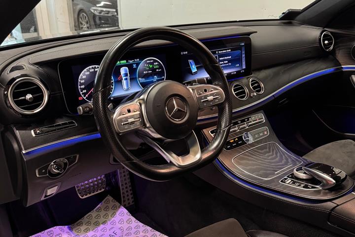 Sort Mercedes E300 de fra 2019