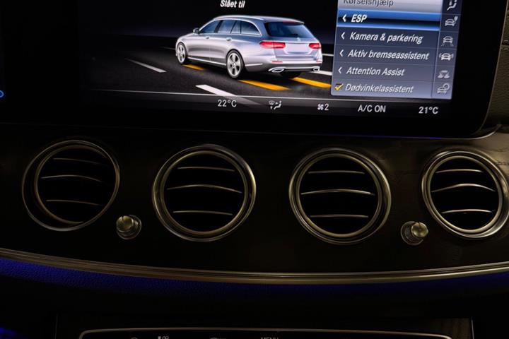 Sort Mercedes E300 de fra 2019