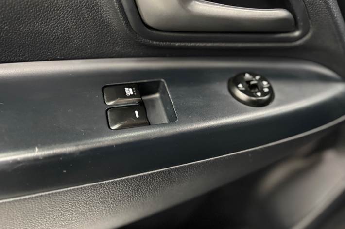 Grå Kia Rio fra 2015