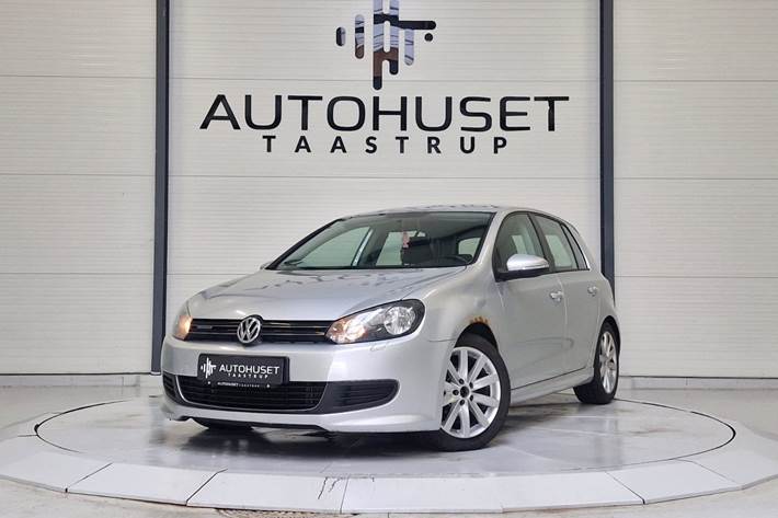 Grå VW Golf VI fra 2011